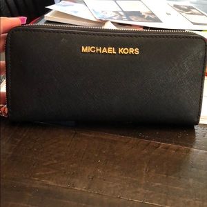 Micheal Kors wallet
